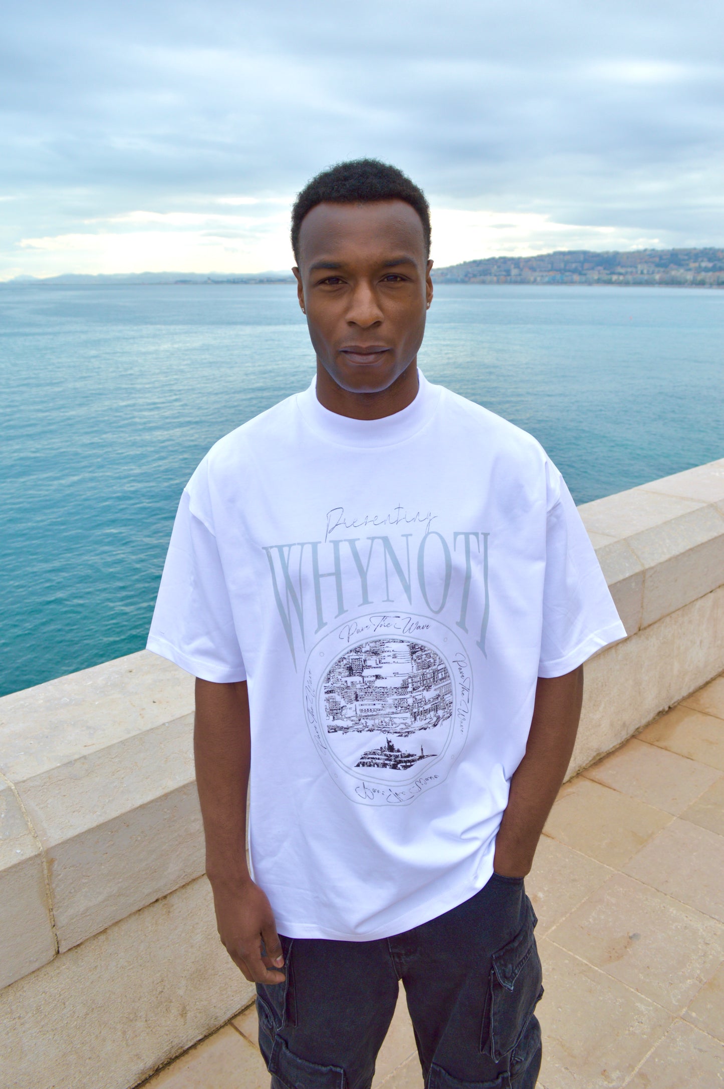 VIEWS - WHITE T-SHIRT